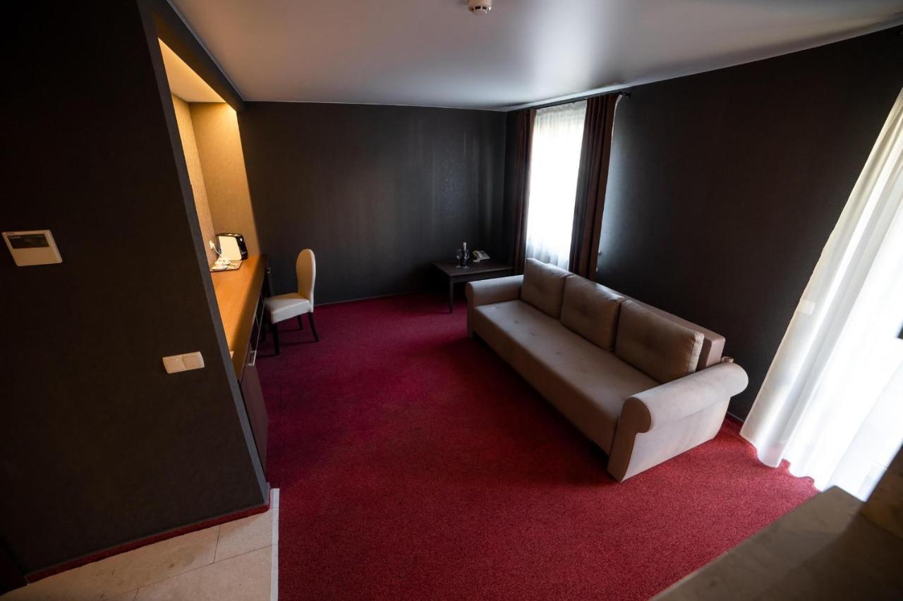 Sribni Leleky Hotel & Spa Lutsʼk Esterno foto