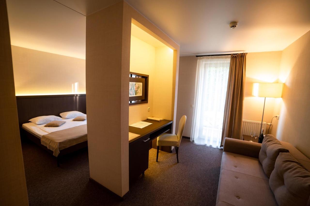 Sribni Leleky Hotel & Spa Lutsʼk Esterno foto